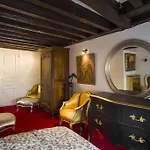 Paris Marais Villa Triplex