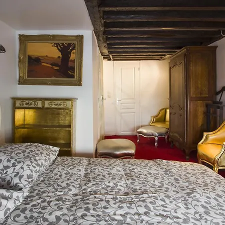 Marais Triplex *